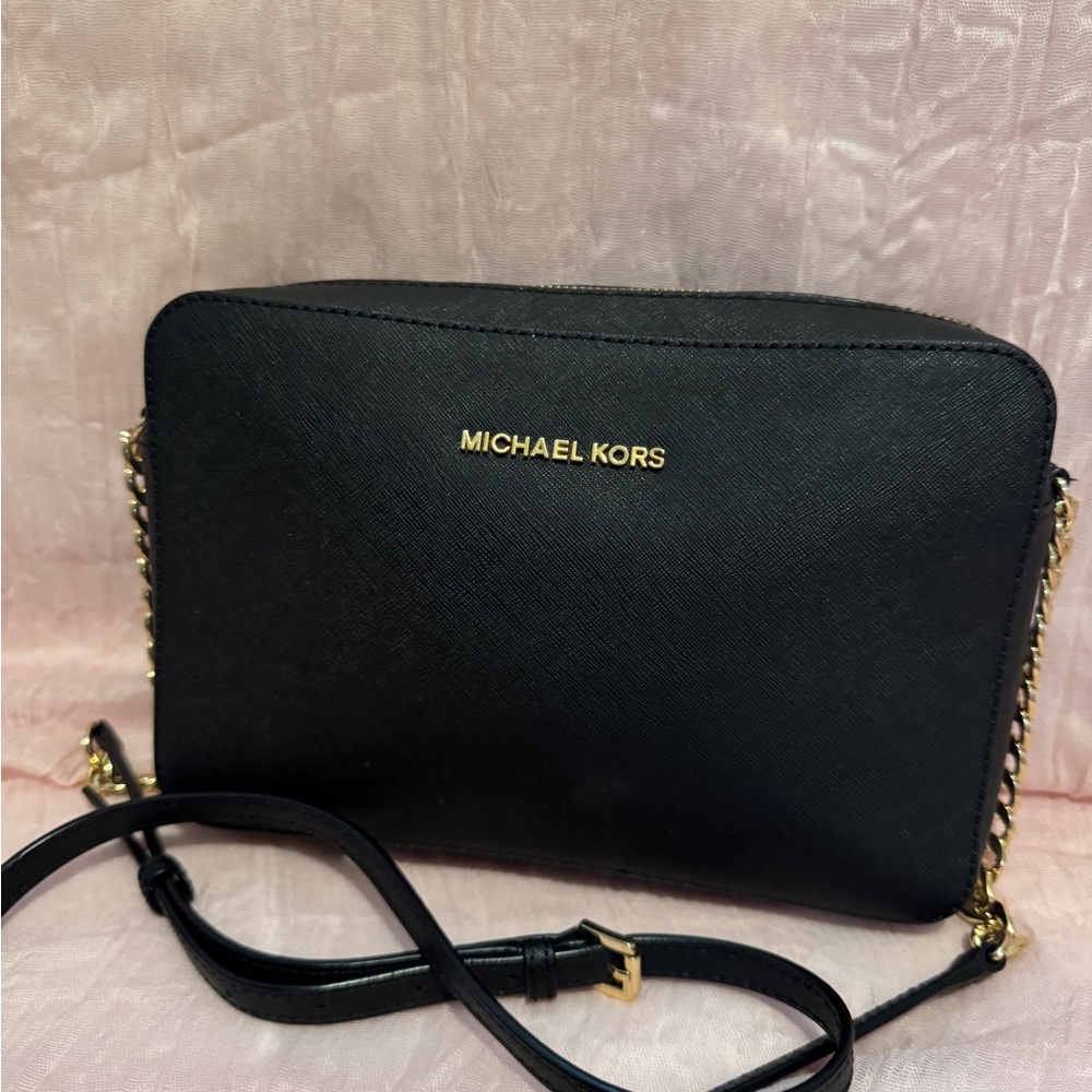 Michael Kors Elegant Black Crossbody Bag